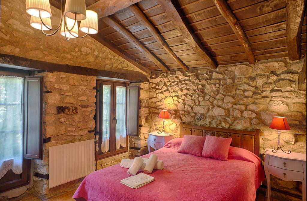 Pensjonat Casas Rurales La Tahona De Besnes Alles Zewnętrze zdjęcie