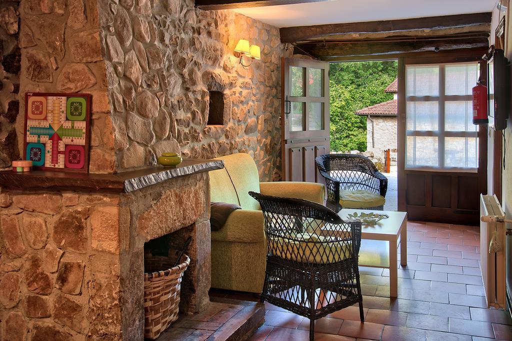 Pensjonat Casas Rurales La Tahona De Besnes Alles Zewnętrze zdjęcie