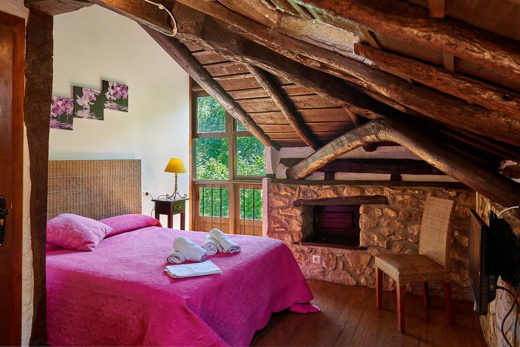 Pensjonat Casas Rurales La Tahona De Besnes Alles Zewnętrze zdjęcie