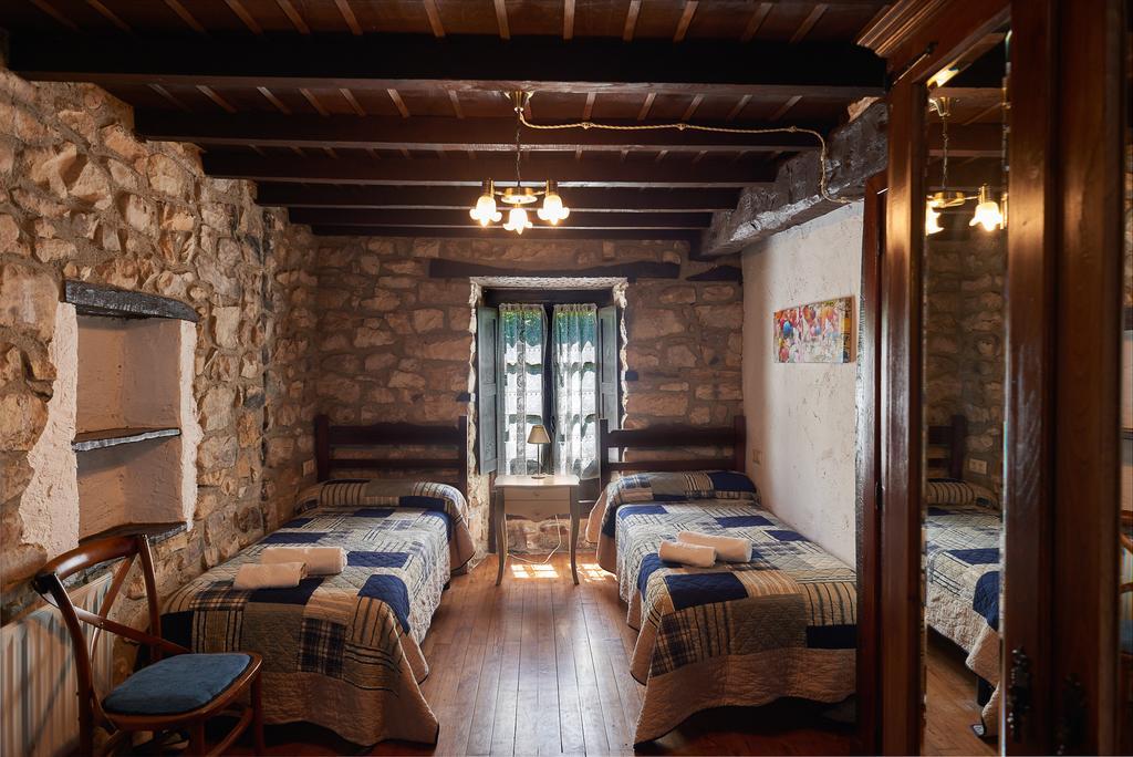 Pensjonat Casas Rurales La Tahona De Besnes Alles Zewnętrze zdjęcie